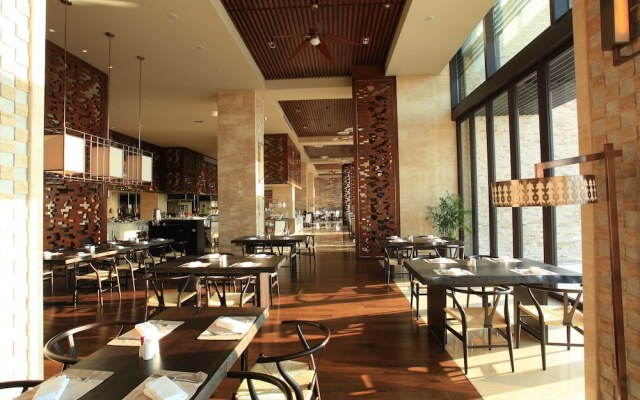 Crowne Plaza Hailing Island