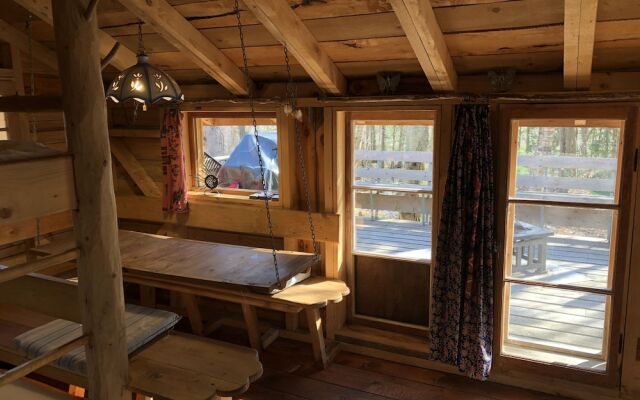 Chimo Refuges Treehouse Resort