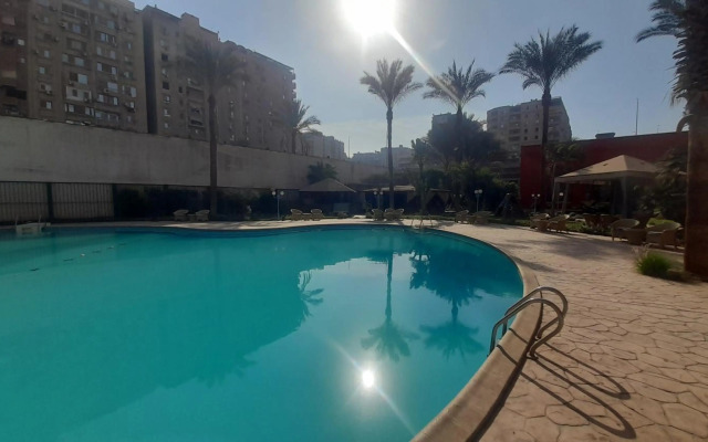 Grand Pyramids Hotel