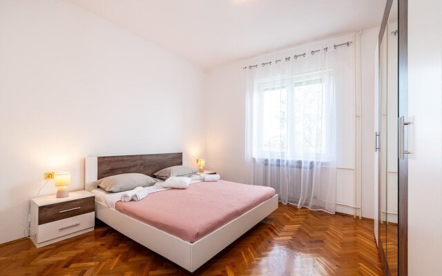 Holiday Home Villa Vesna Lux