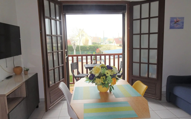 Nice duplex apartment, 400 m from the beach.