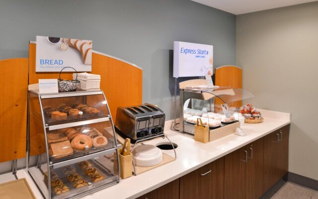 Holiday Inn Express Suites Clifton Park by IHG