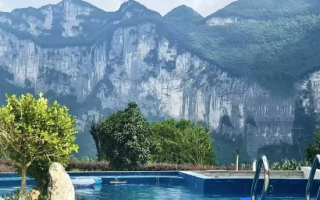 Lichen Four Seasons – Pool – Enshi Prefecture