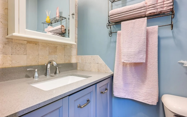 Pet-friendly Michigan Escape w/ Patio & Gas Grill!