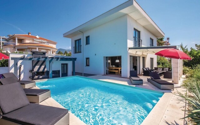 Nice Home in Crikvenica With Sauna, Wifi and 5 Bedrooms