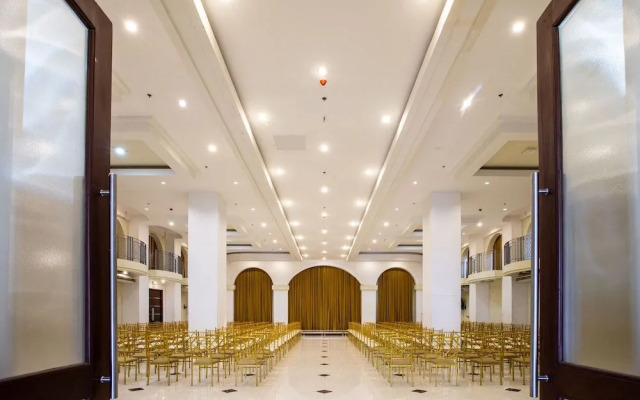 Capital O 460 World Palace Hotel
