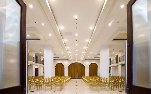 Capital O 460 World Palace Hotel
