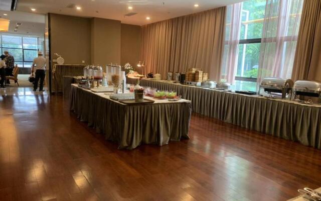Yuwa Serviced ApartHotel