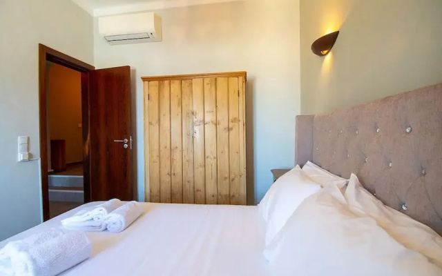 12a Travessa da Nau Modernised yet Traditional h