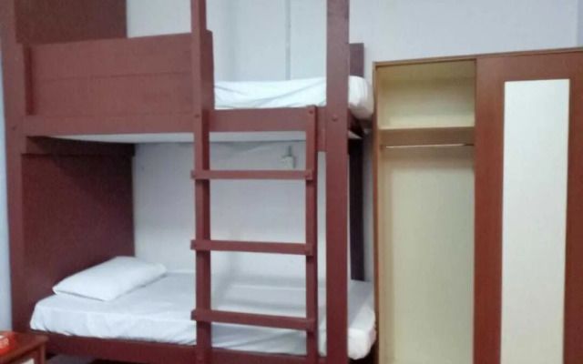 OYO 90675 Holiday View Inn