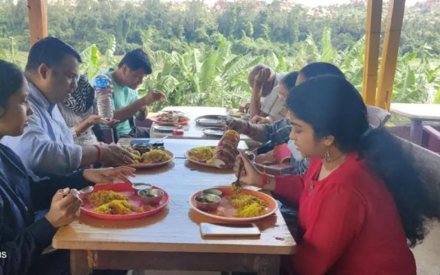 Archana Guest House River View