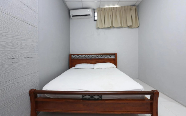 SPOT ON 89796 D'noor Budget Inn