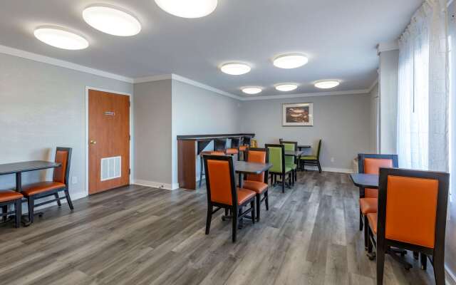 Quality Inn Fayetteville near Fort Bragg