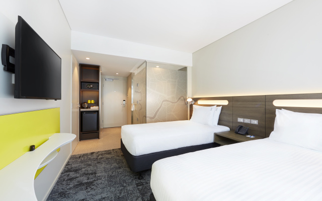 Holiday Inn Express Brisbane Central by IHG – Guest Rooms – Brisbane