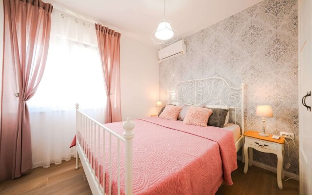Villa in Pridraga With Pool and Five Person