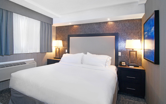 Holiday Inn Express Hotel & Suites Calgary by IHG