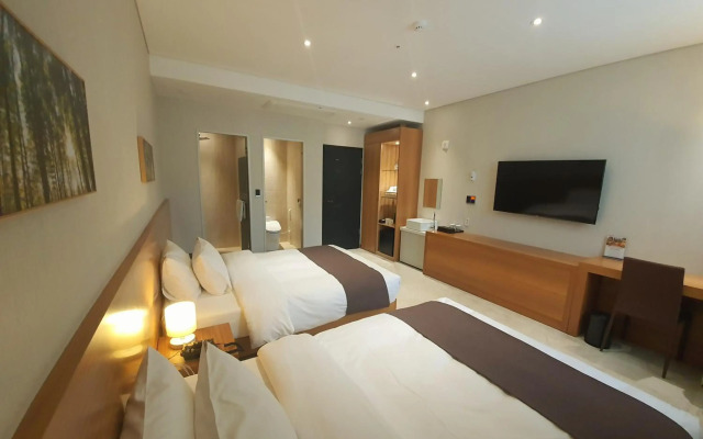Benikea Yangsan Hotel