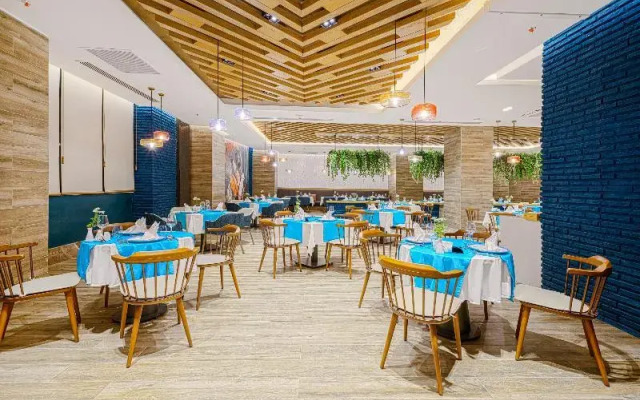 Kirman Calyptus Hotel