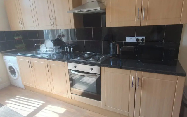 Bradford 2-bedroom Home - Sleeps 4 - Free Parking