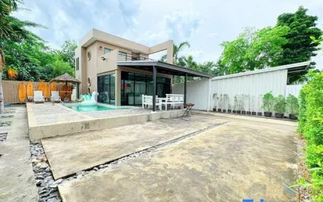 Mountain Private Pool Villa-Bangsaen