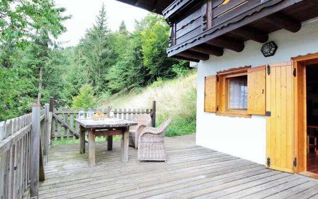 Belvilla by OYO Hilltop Chalet in Lamon With Views