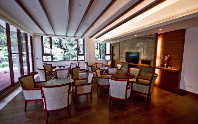 Alishan Hotel