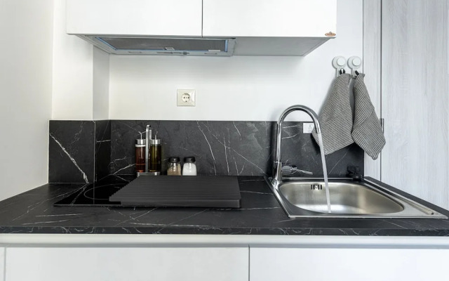 Phaedrus Living Modern Kriel Suites 301