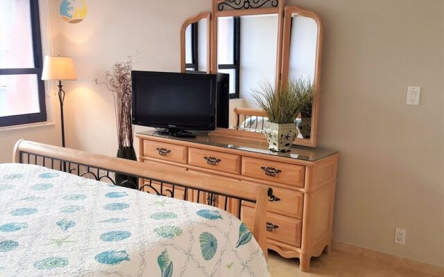 Alexander 510 2 Bedroom Apts by RedAwning