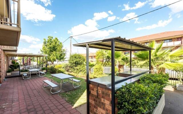 Cattlemans Country Motor Inn & Serviced Apartments