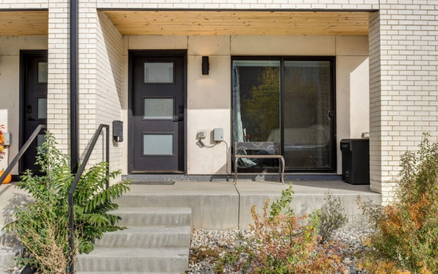 Jefferson Park Apartment: Walk to Empower Field!