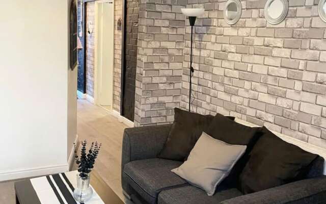 Comfy One Bed Room Flat Near Leeds City Centre