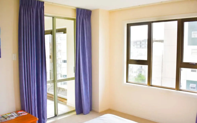 Stunning 2 Bed CBD Apartment 110m2 Two Carparks!