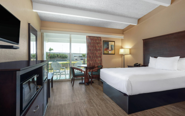 Travelodge by Wyndham Lakeland