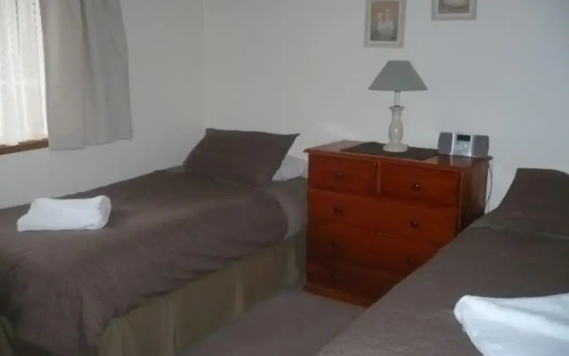 Parklake Holiday Units