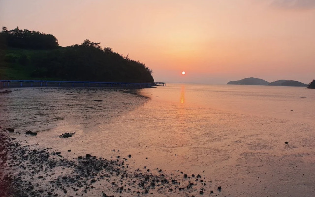 Sun and Moon Pension