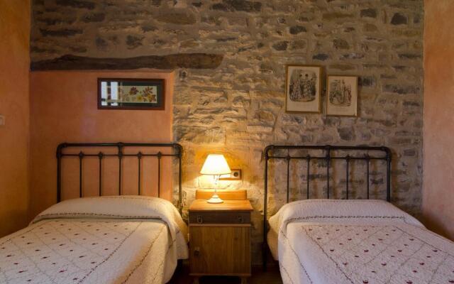 Casa Mur de Alujan