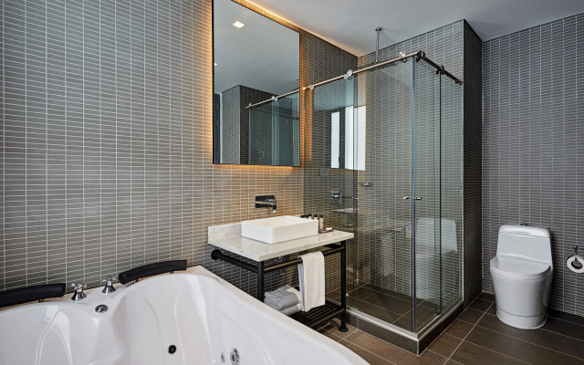14 Urban Hotel
