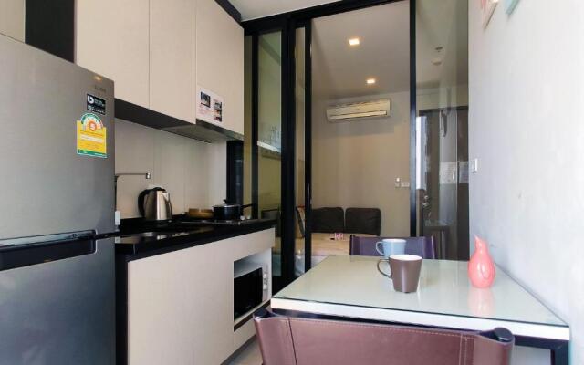 Pattaya Beach Sea View Rooftop Pool Resort