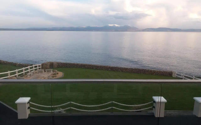 Ballyheigue Cliff Side and Sea View Apartment
