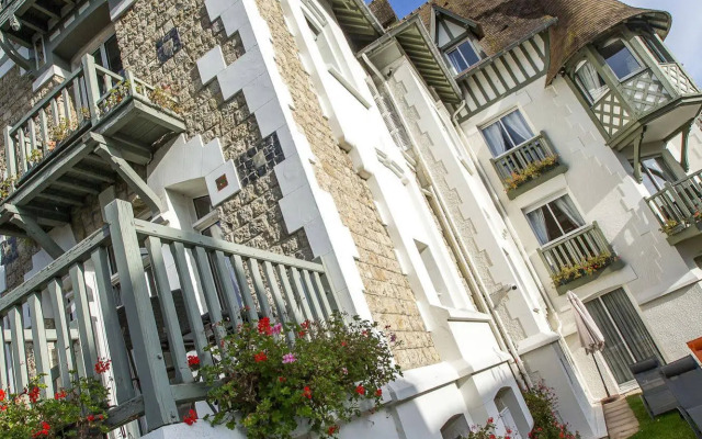 Villa Augeval Hôtel & Spa