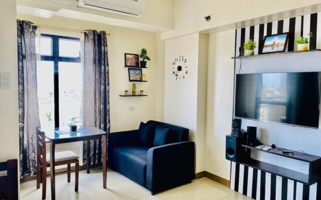 Mabolo Garden Flats by Sleeping Forest