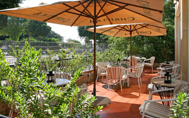 Chrielka Hotel Apartments