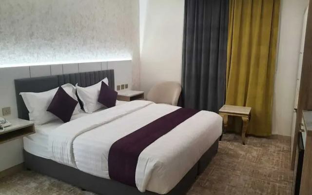 Diamond corners Hotel