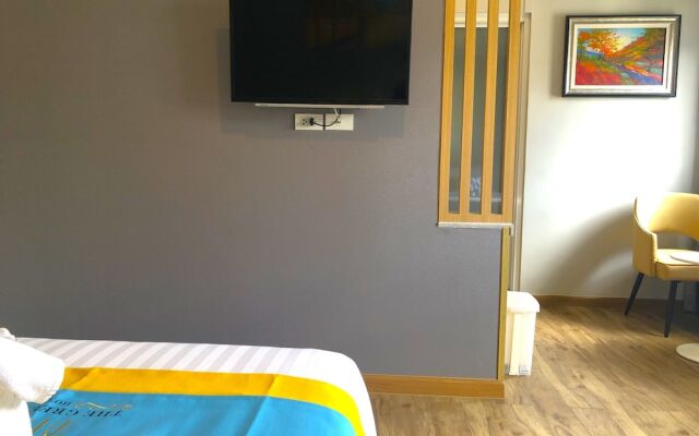 The Green View Hotel