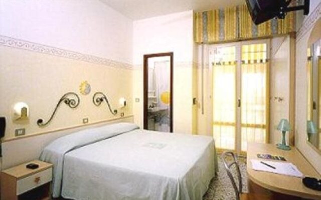 Hotel Holiday