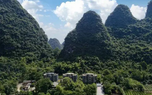 Yangshuo Yijing Mountain House