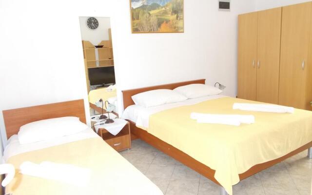 Guesthouse Ava