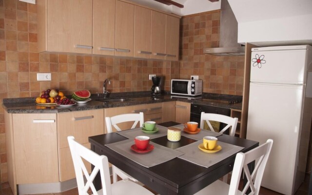 Rustic Med Castell