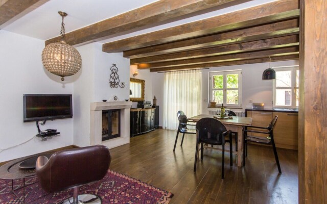 Stunning Home in Liznjan With Sauna, Wifi and 4 Bedrooms