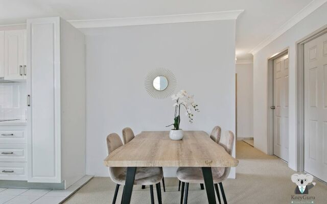 University Of Sydney 3 BED Apt+ 2 Parking Nre187